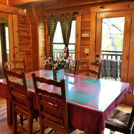 Bear Pleasures Cabin Willa Gatlinburg Zewnętrze zdjęcie